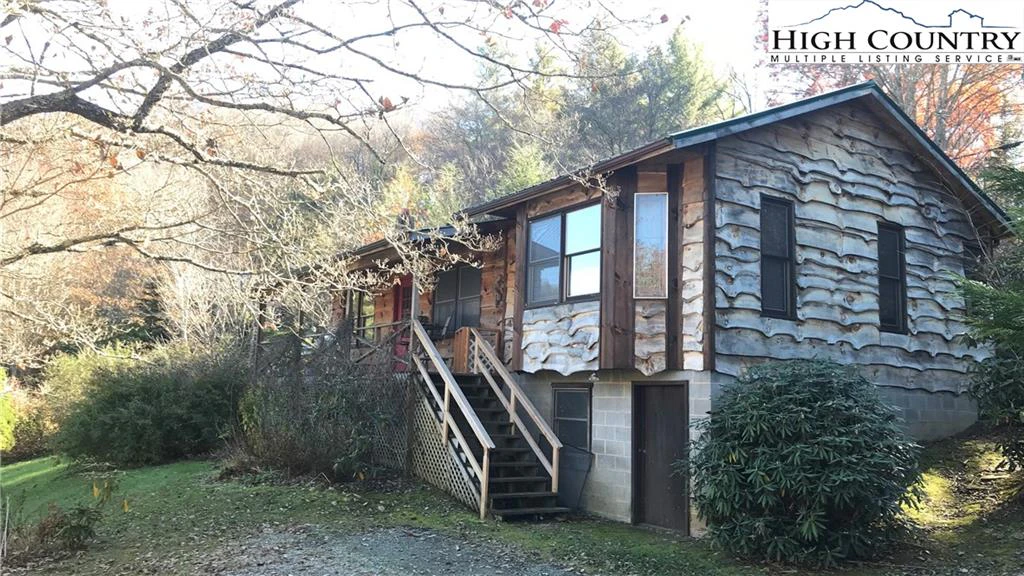 Image number 1 for the current listing