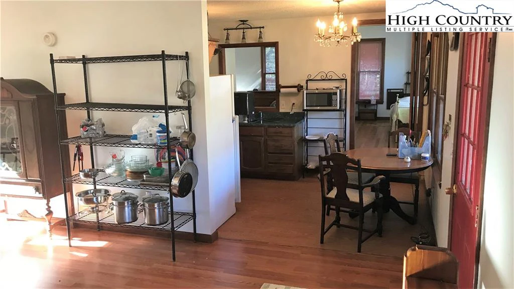 Image number 6 for the current listing