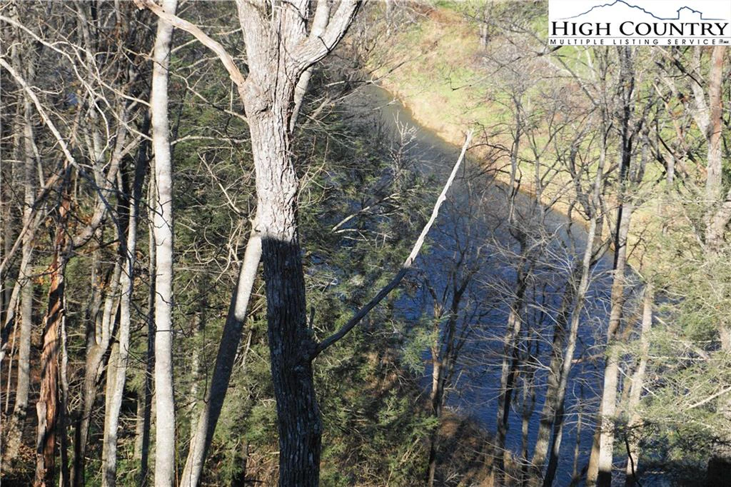 Image number 18 for the current listing