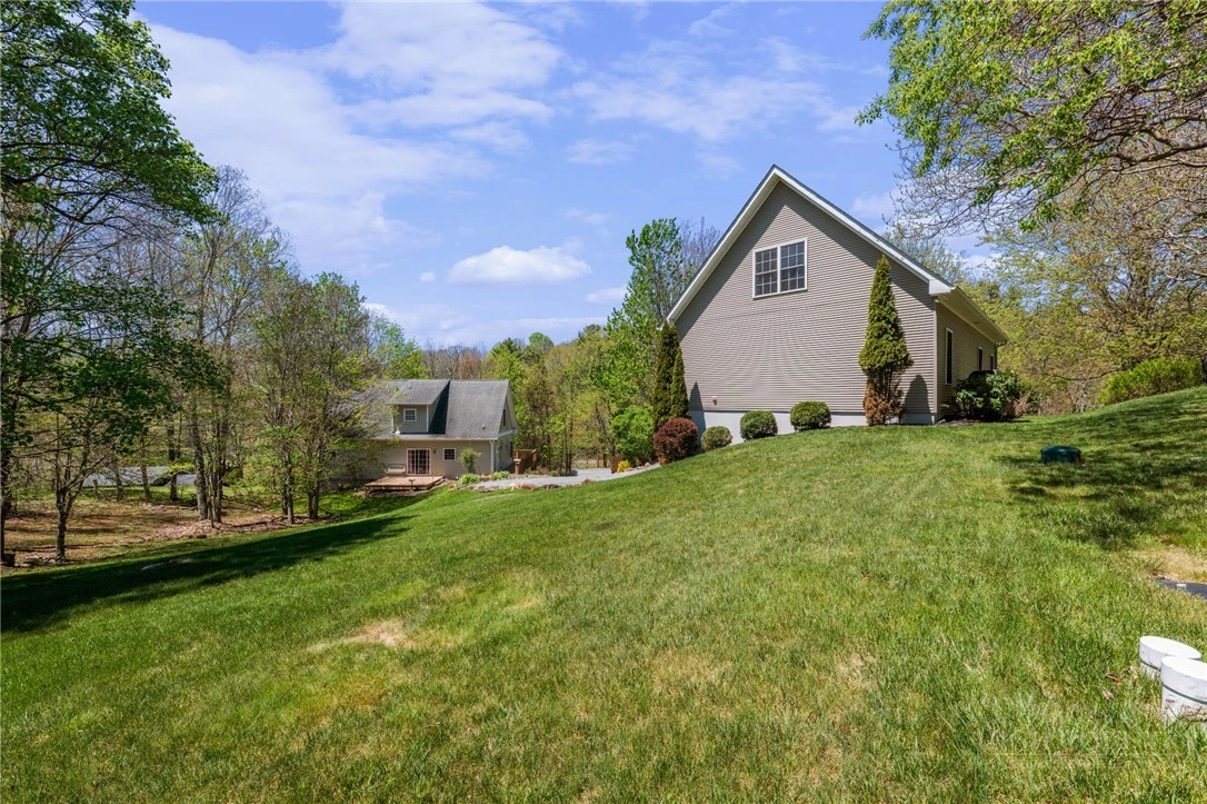 Image number 18 for the current listing