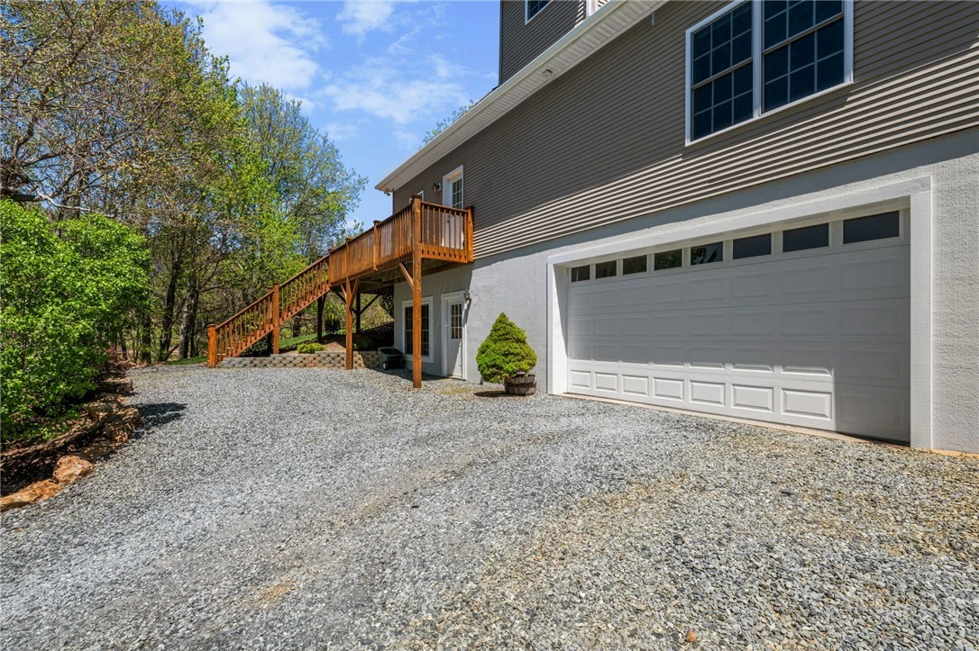 Image number 20 for the current listing