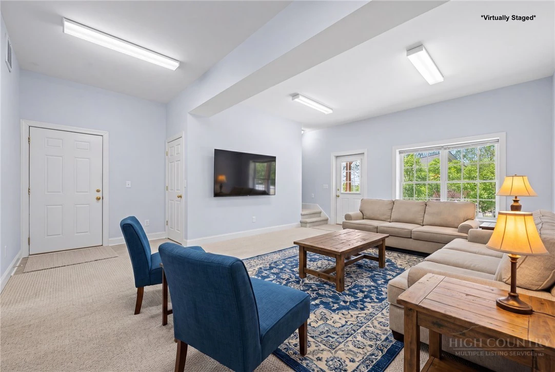 Image number 8 for the current listing