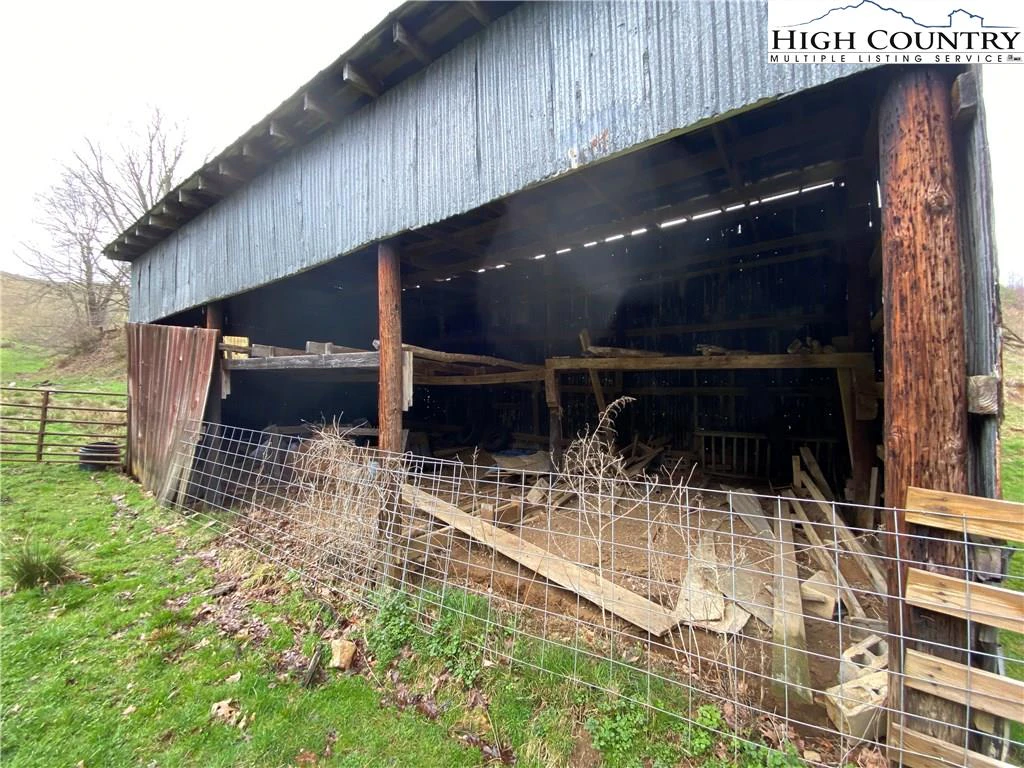 Image number 3 for the current listing