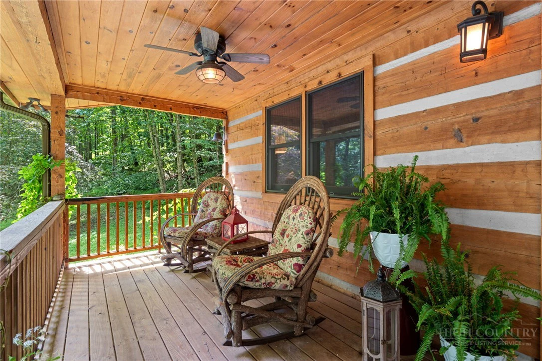 Image number 4 for the current listing