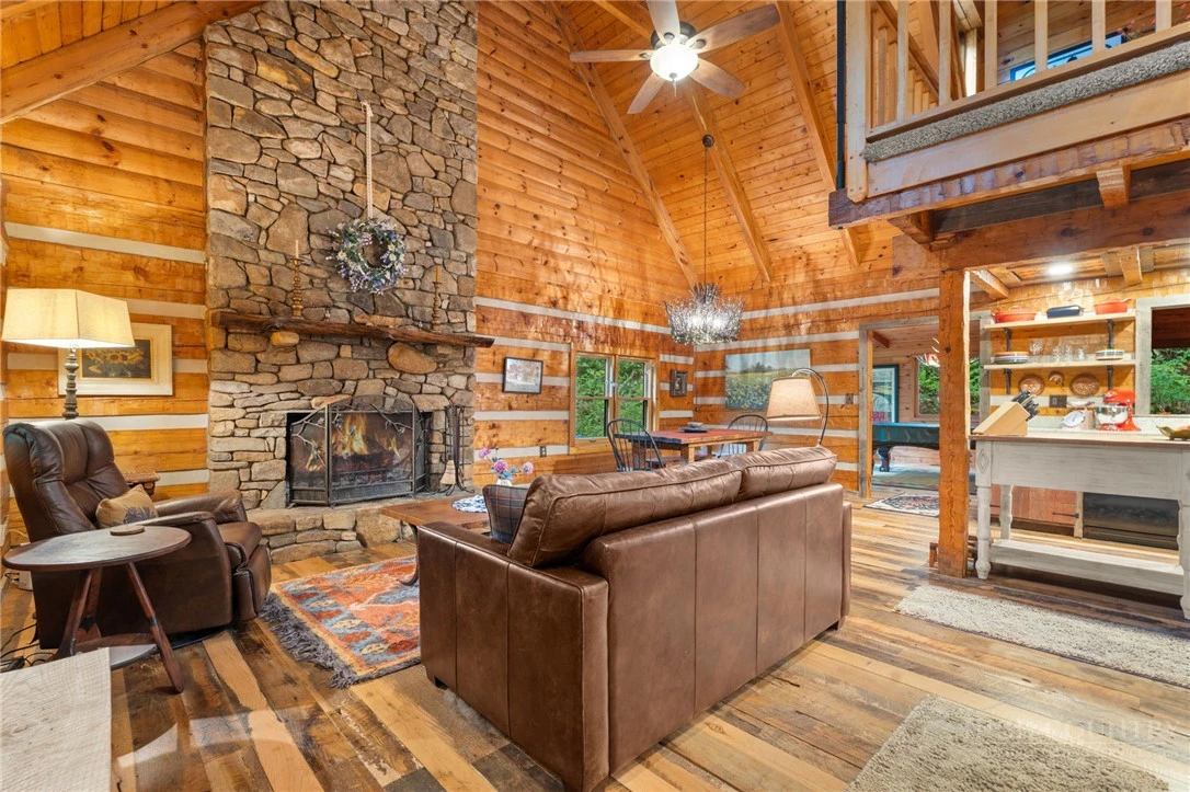 Image number 7 for the current listing