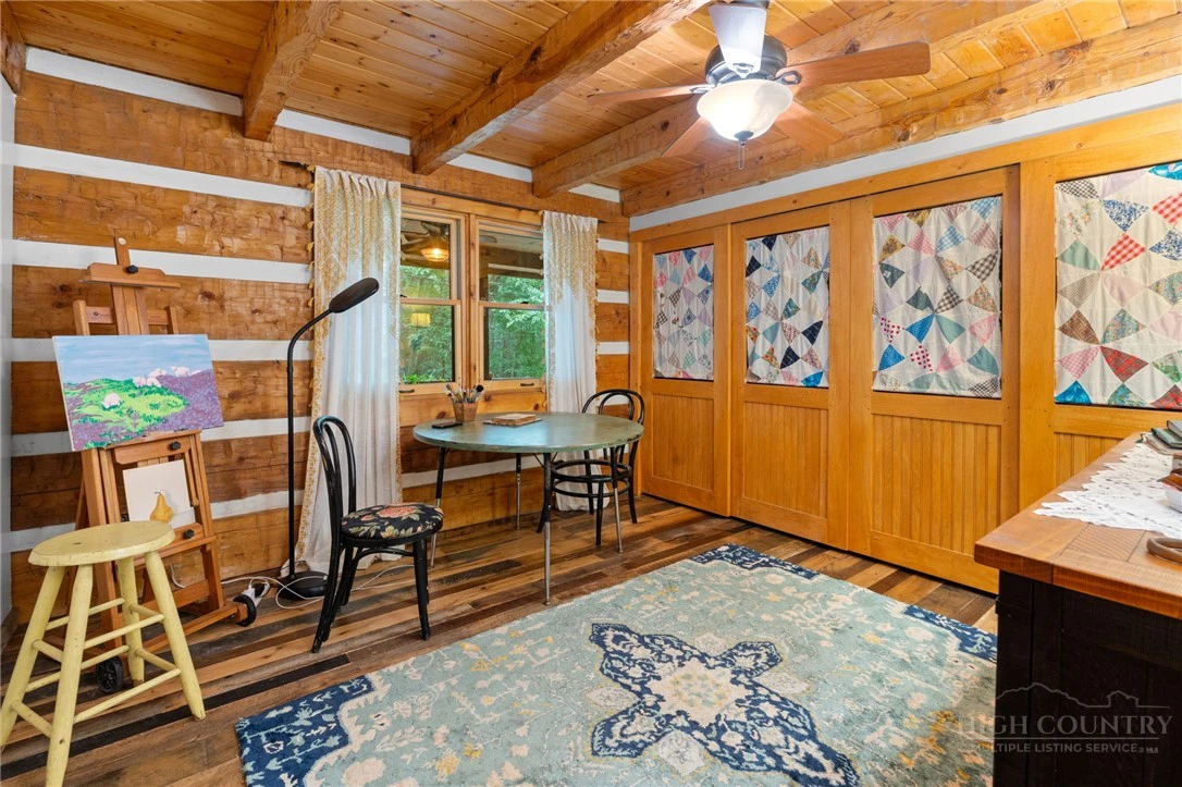 Image number 22 for the current listing
