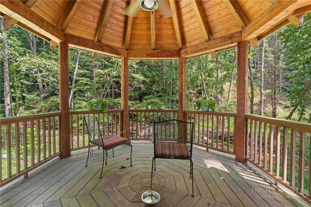 Image number 31 for the current listing