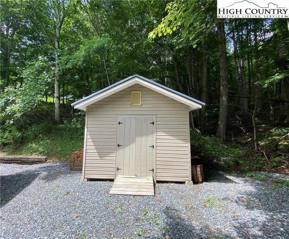 Image number 3 for the current listing