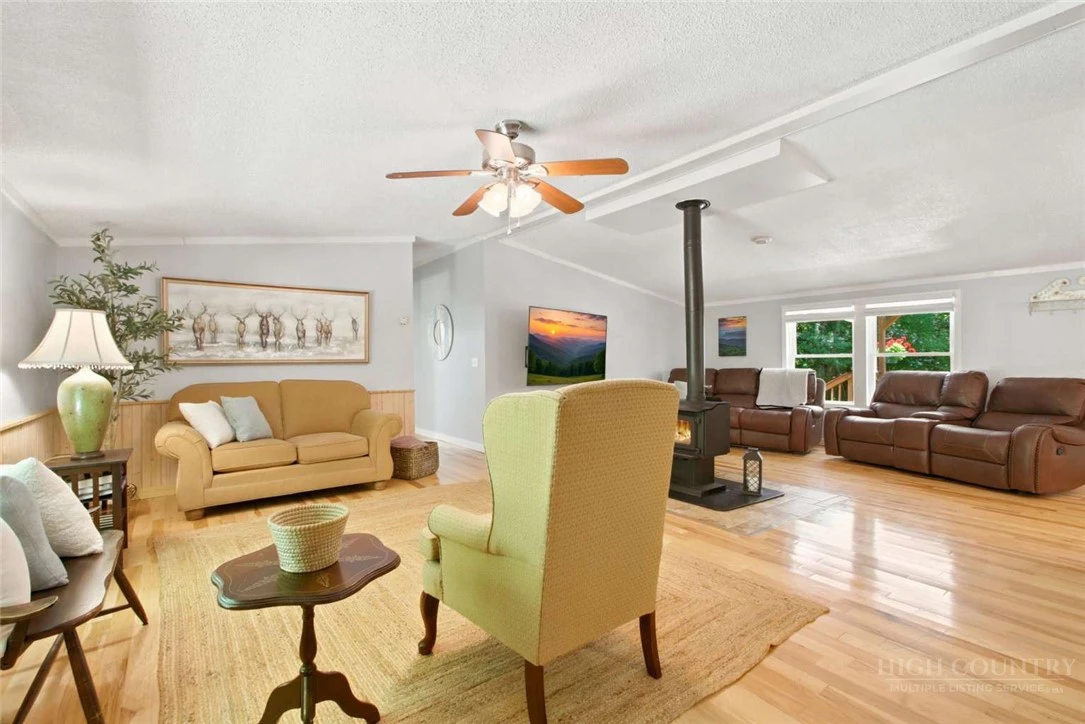 Image number 12 for the current listing