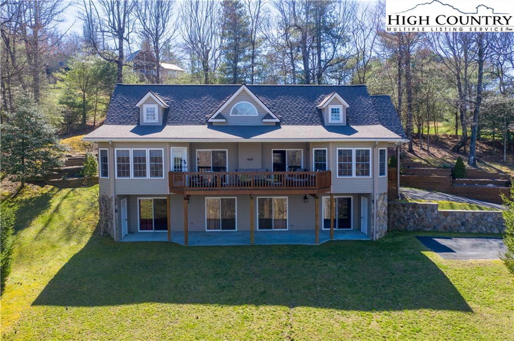 Image number 1 for the current listing