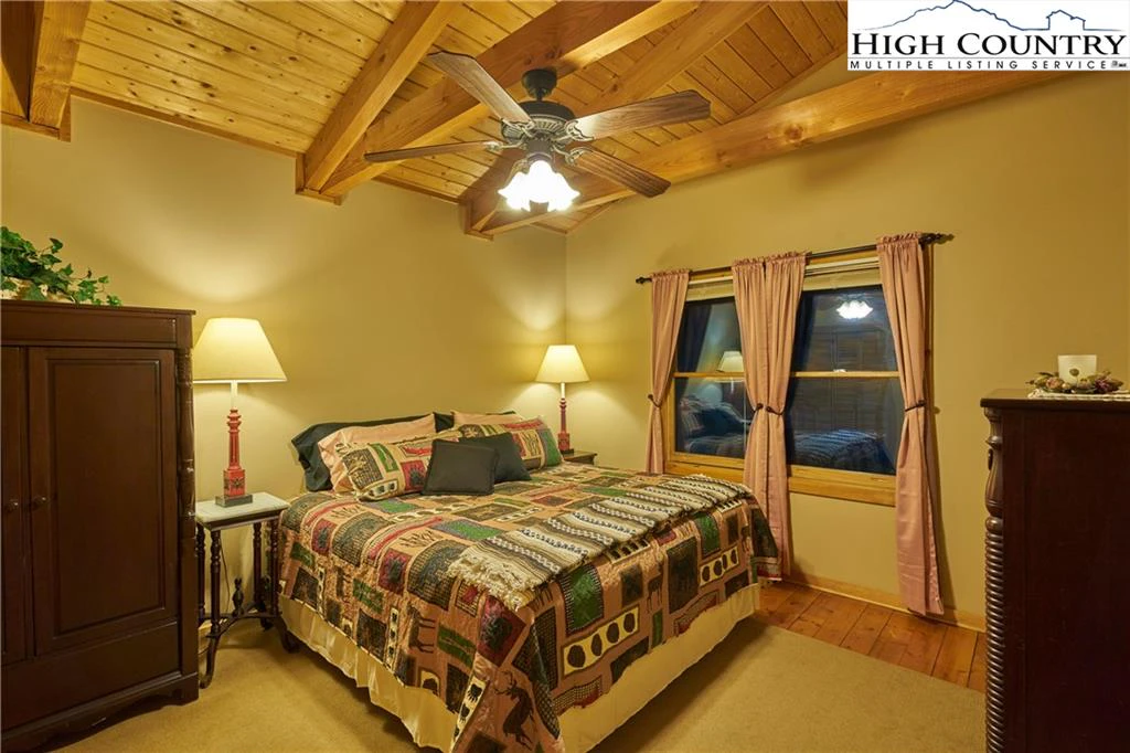 Image number 7 for the current listing