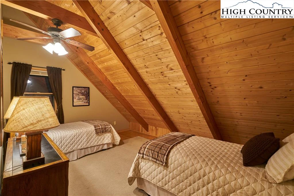 Image number 6 for the current listing