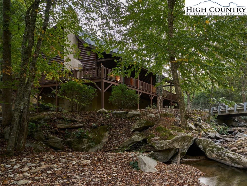 Image number 13 for the current listing
