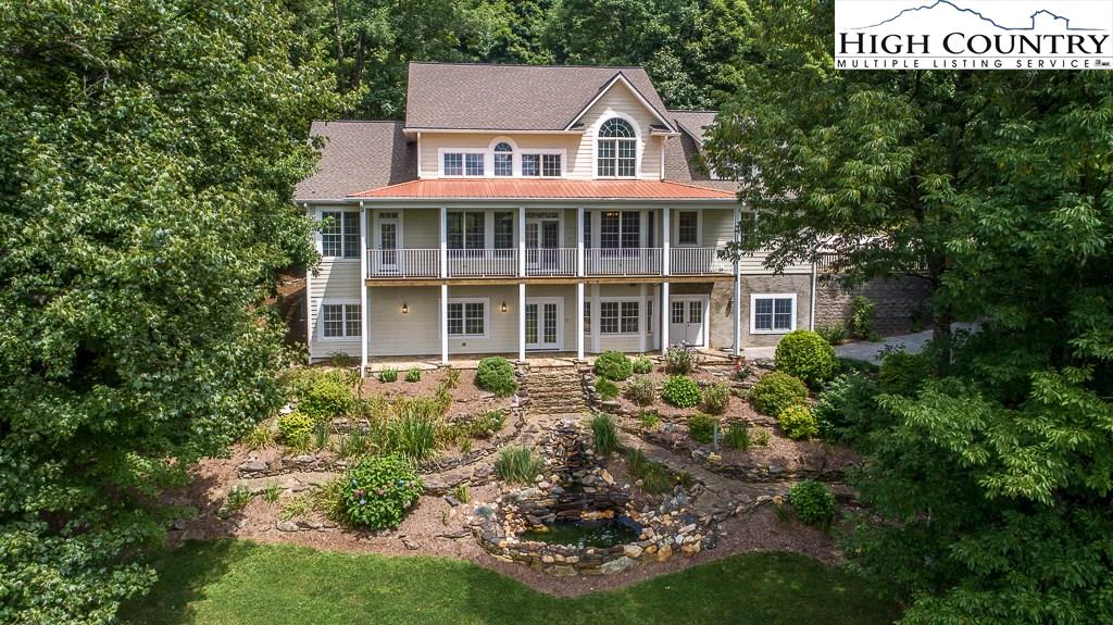 Image number 1 for the current listing