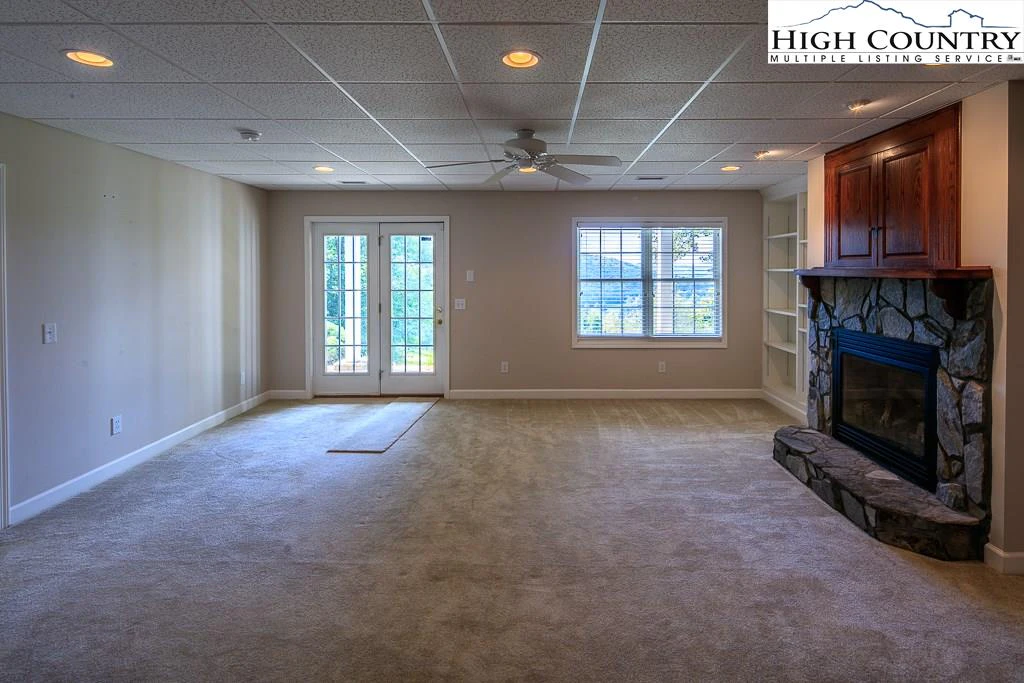 Image number 5 for the current listing