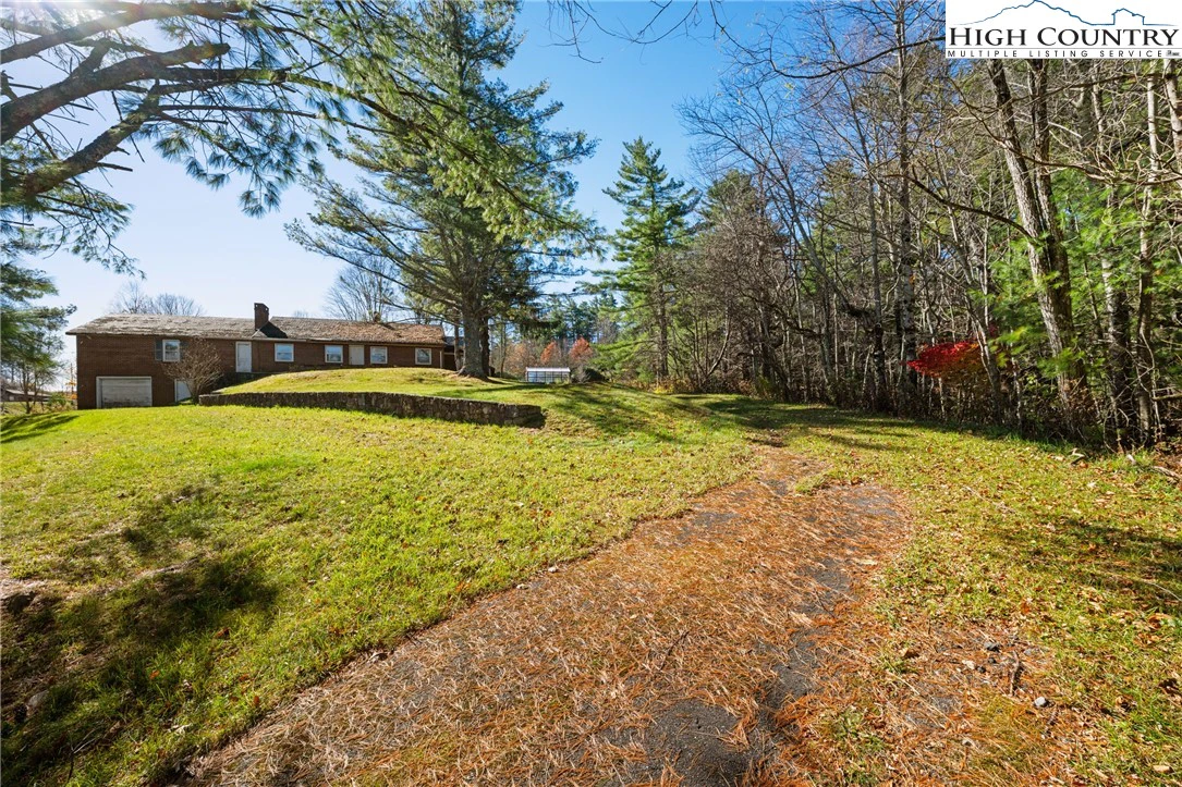Image number 13 for the current listing