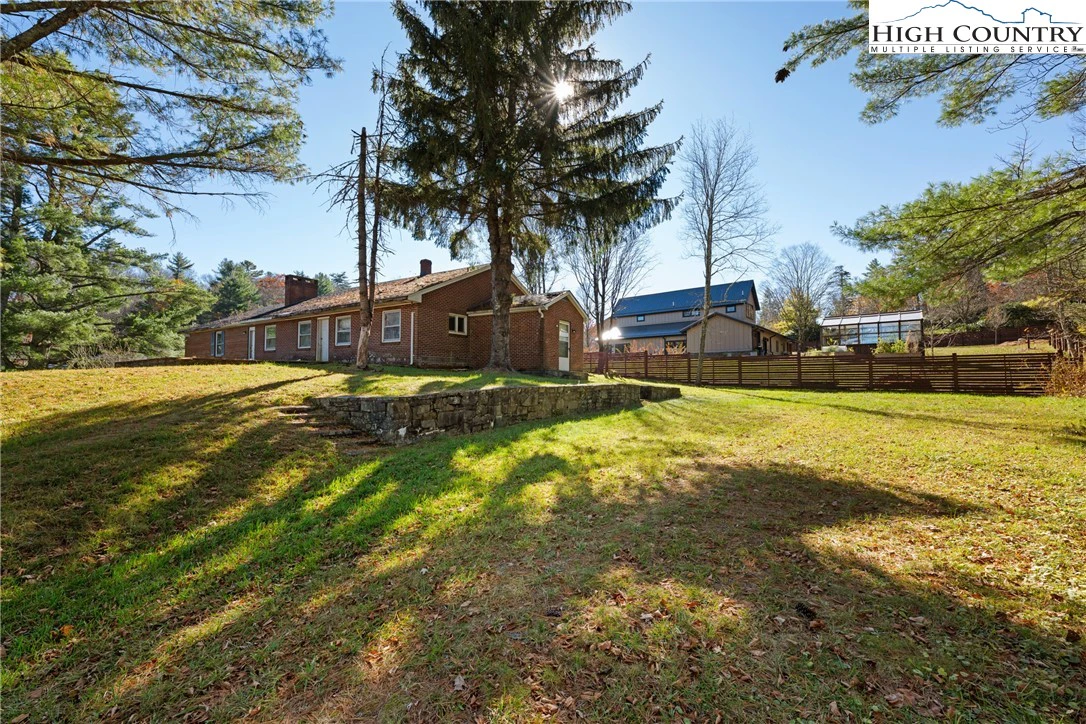 Image number 11 for the current listing