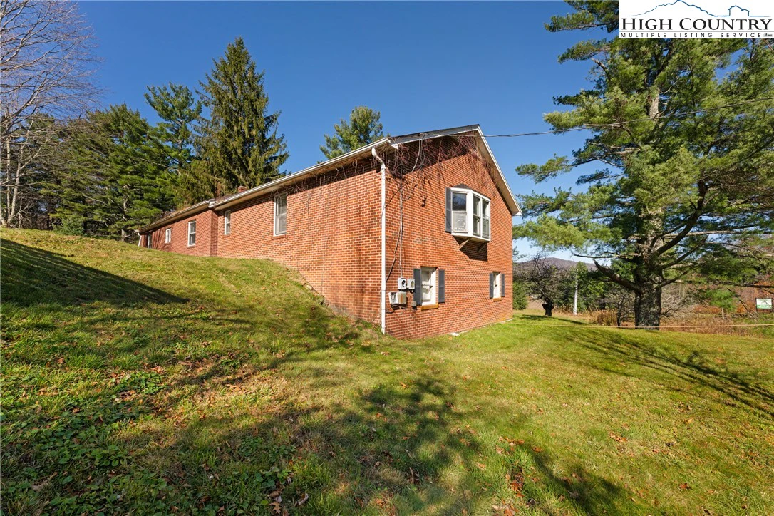 Image number 9 for the current listing