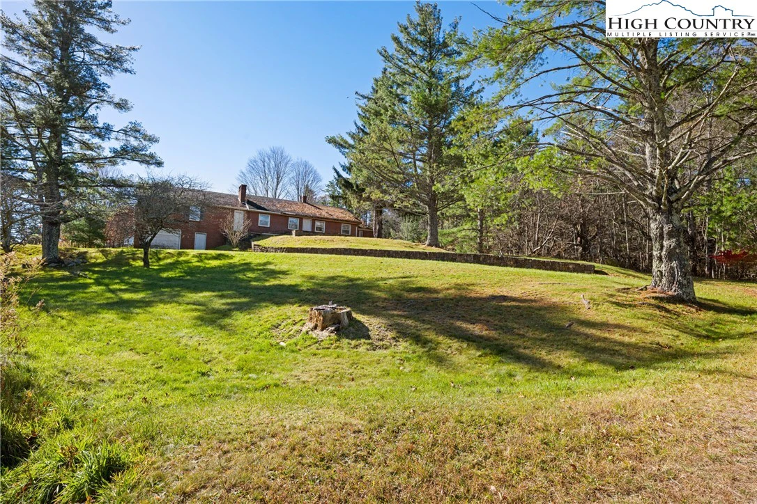 Image number 4 for the current listing
