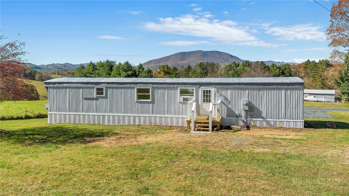 Image number 10 for the current listing