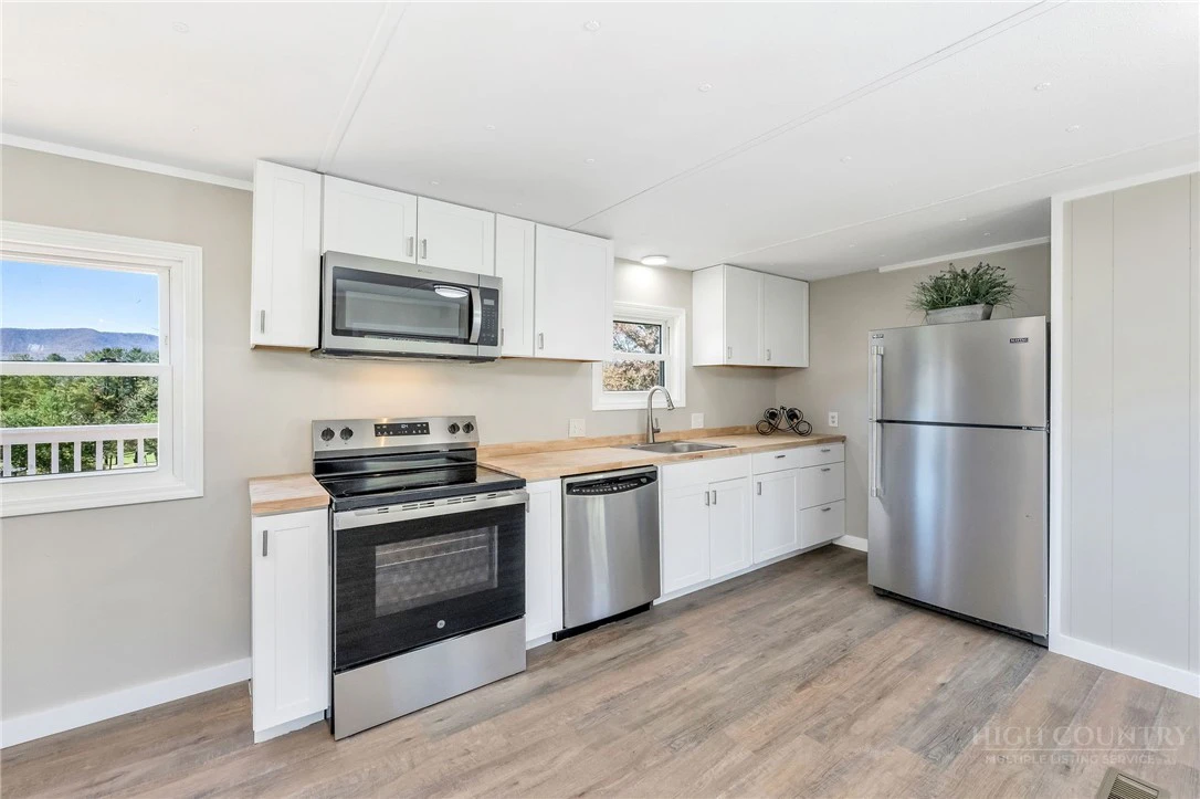 Image number 6 for the current listing
