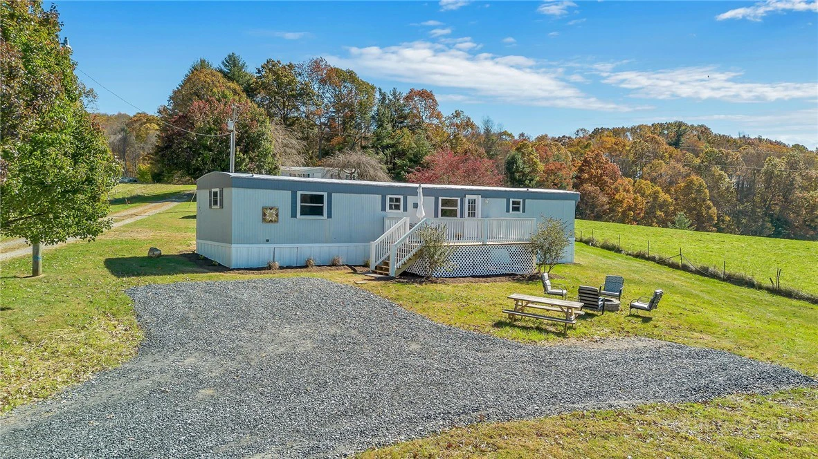 Image number 1 for the current listing