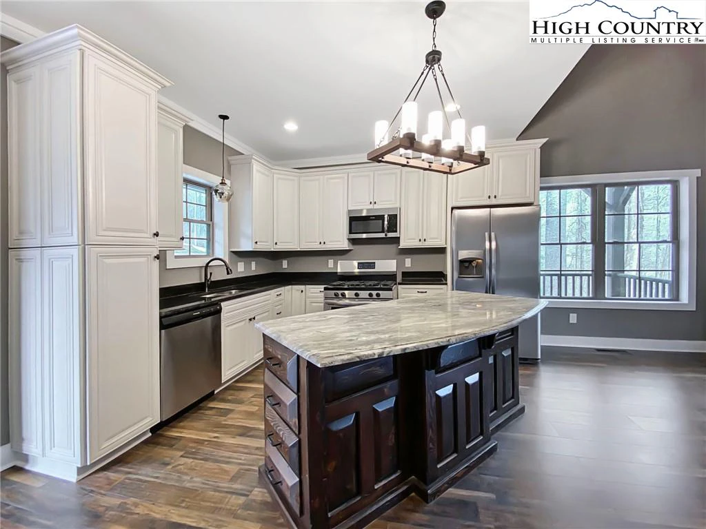 Image number 5 for the current listing