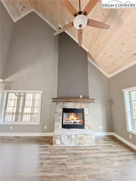 Image number 7 for the current listing