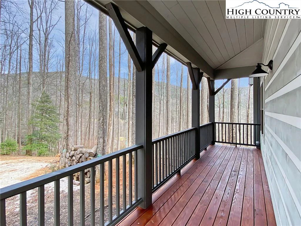 Image number 11 for the current listing