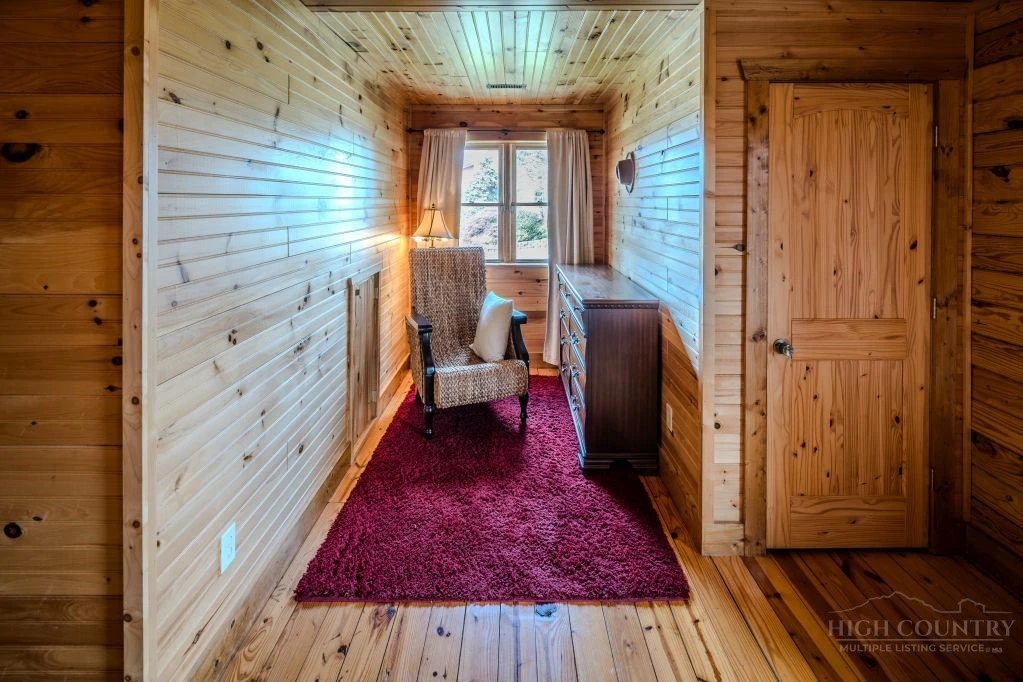 Image number 8 for the current listing
