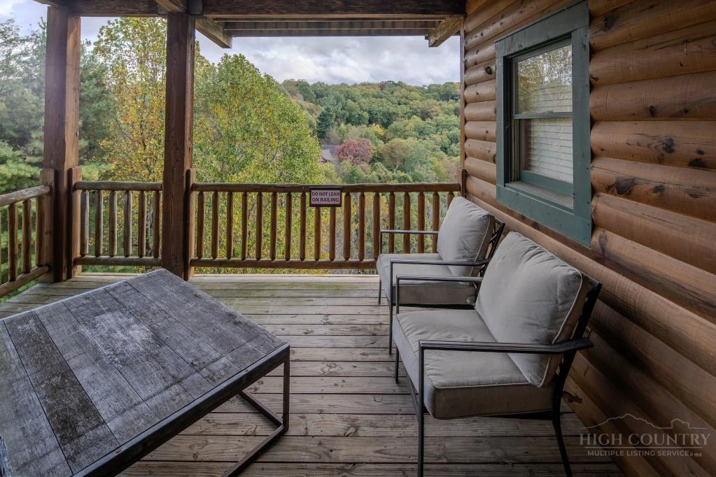 Image number 17 for the current listing