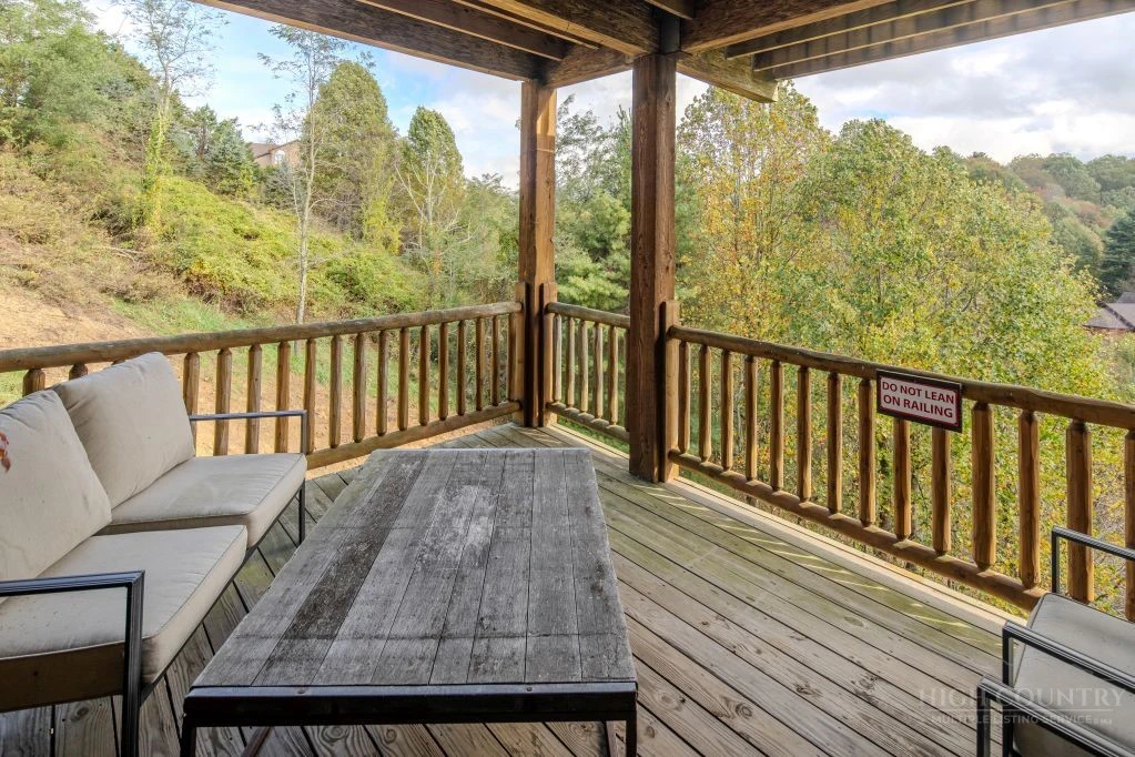 Image number 18 for the current listing