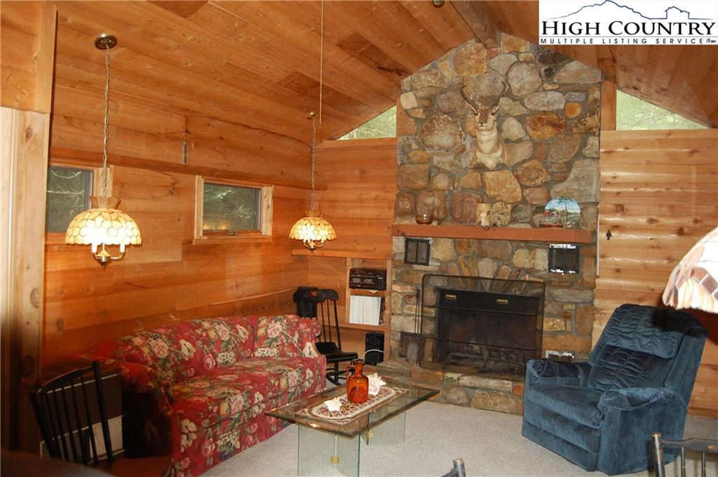 Image number 1 for the current listing