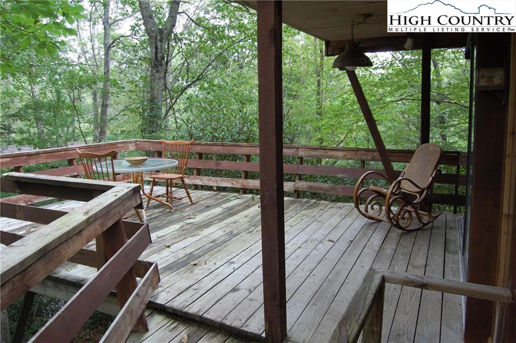 Image number 13 for the current listing