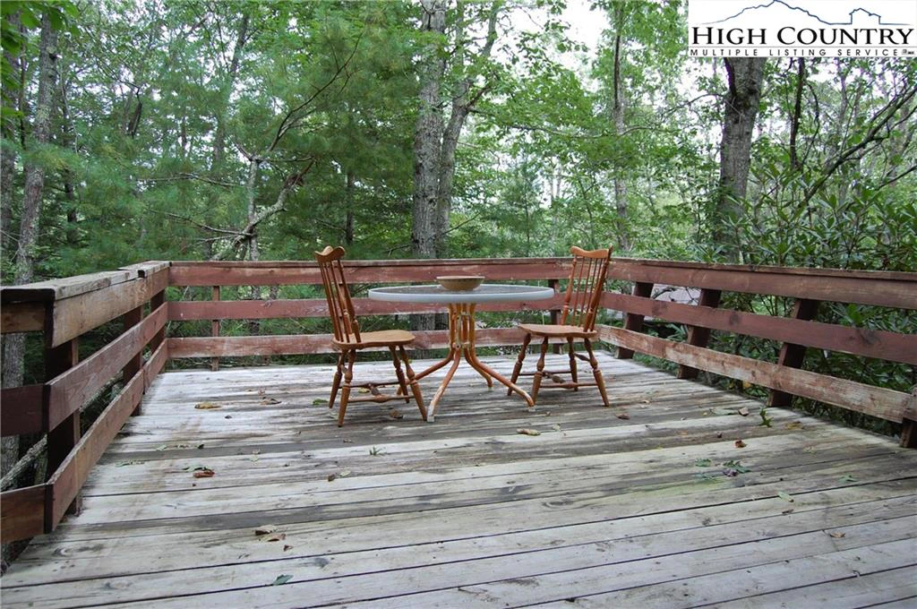 Image number 14 for the current listing