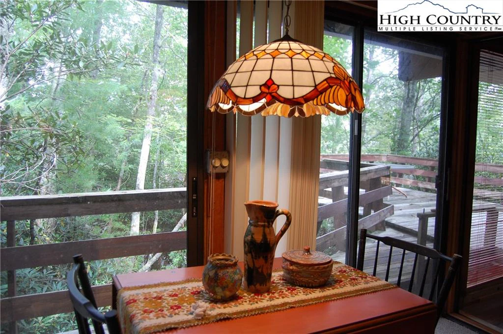 Image number 4 for the current listing