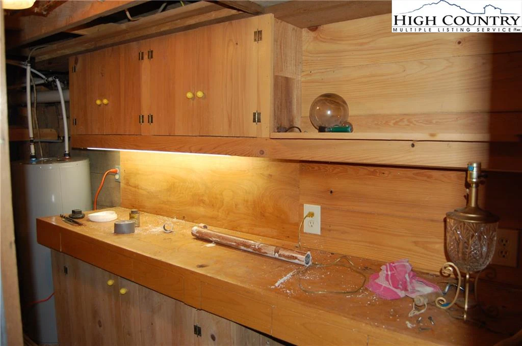 Image number 6 for the current listing