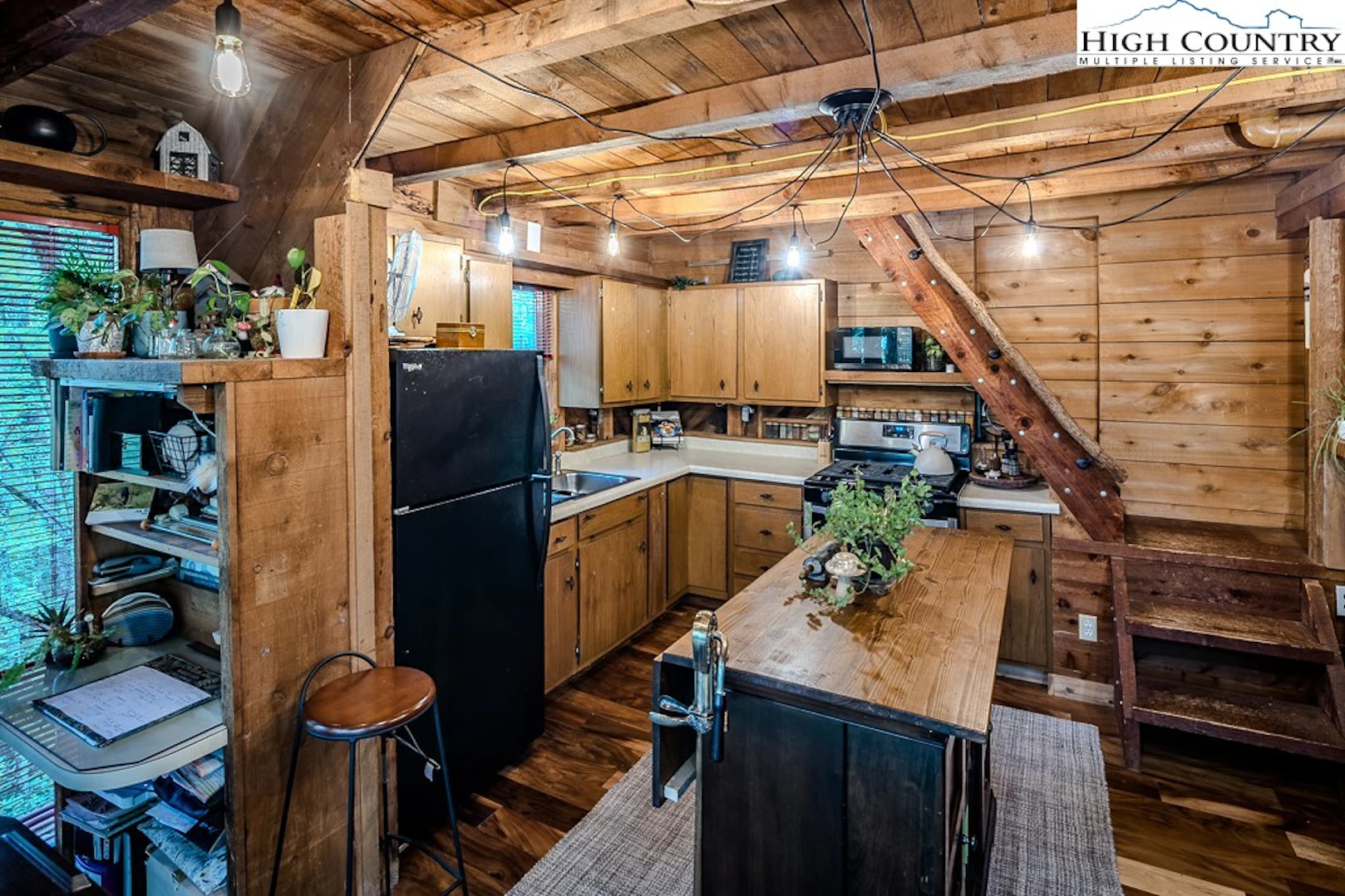 Image number 13 for the current listing