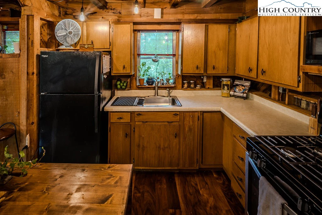Image number 11 for the current listing