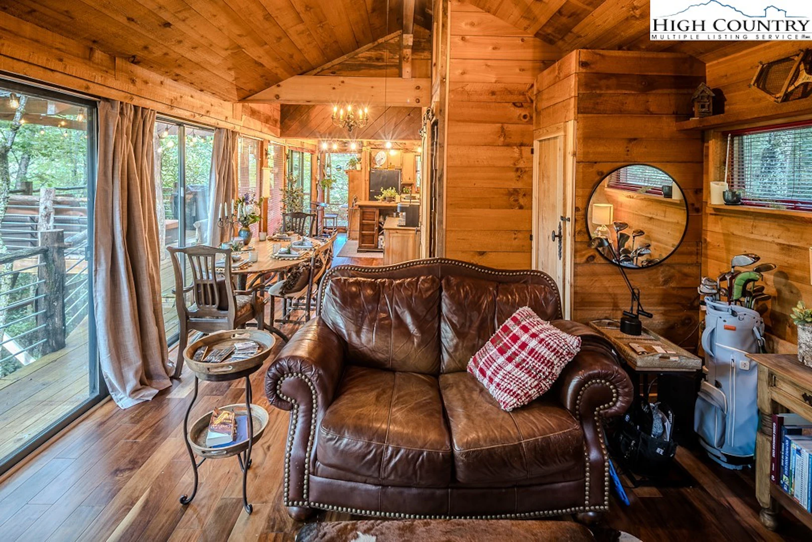 Image number 9 for the current listing