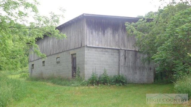 Image number 21 for the current listing