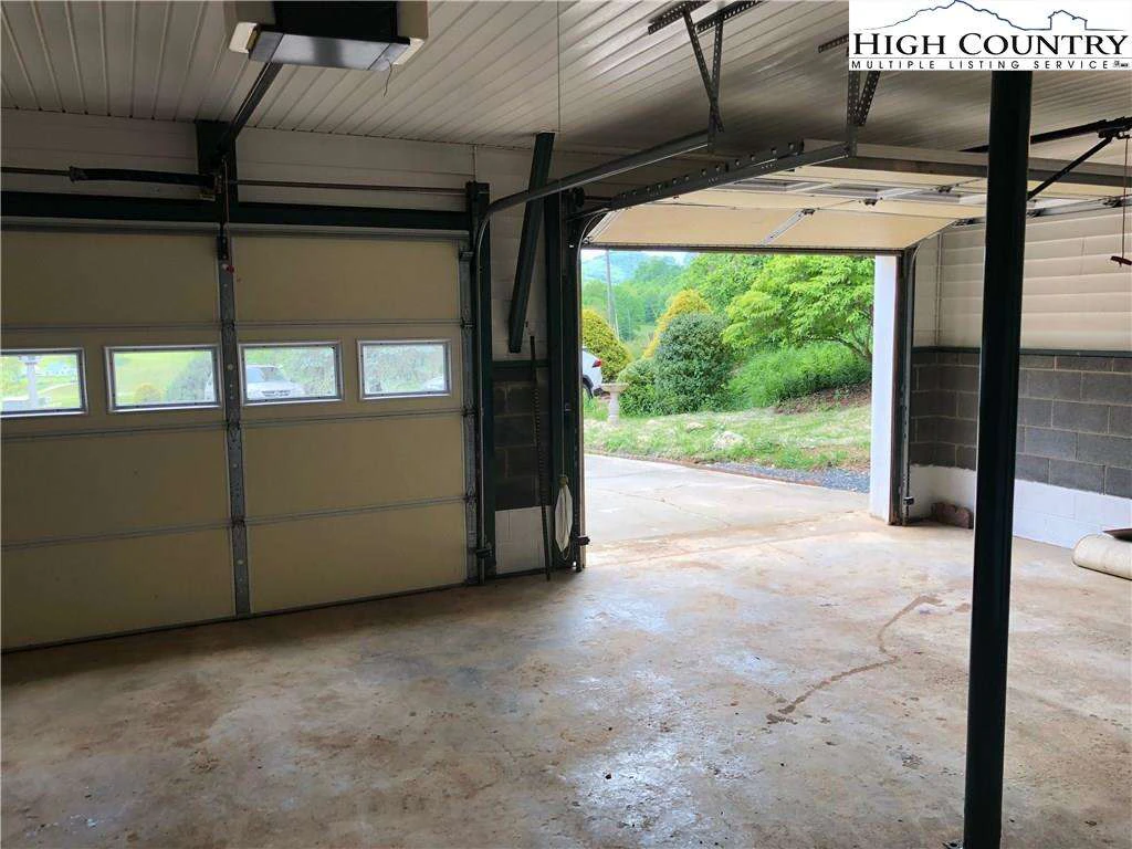 Image number 5 for the current listing