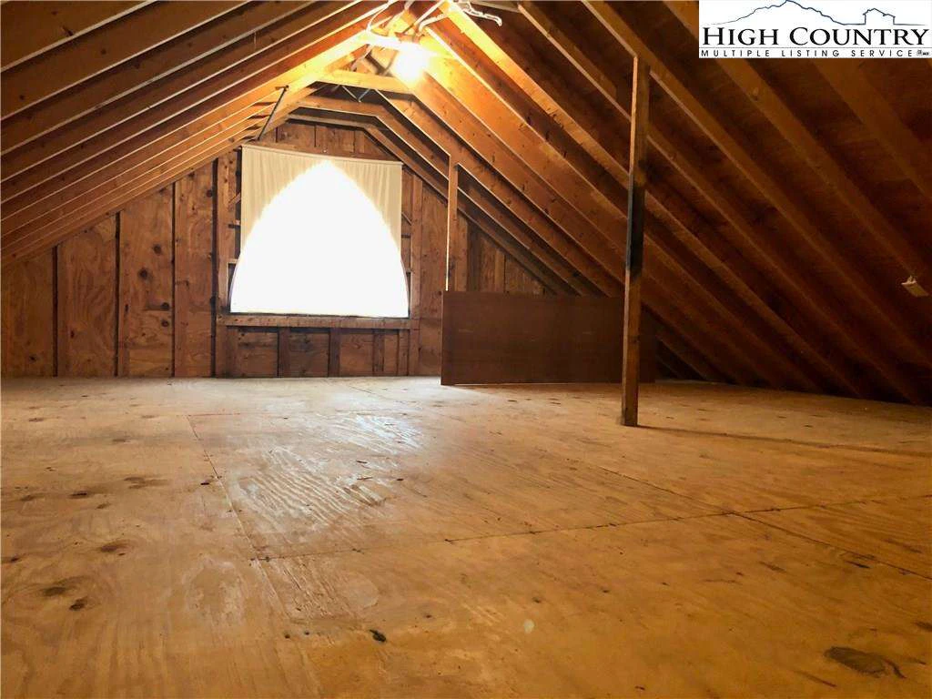Image number 7 for the current listing