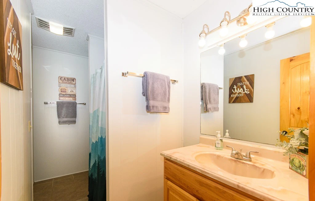 Image number 5 for the current listing