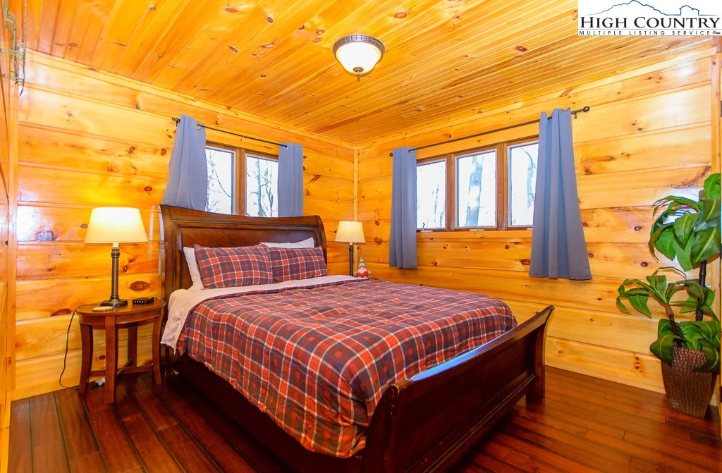 Image number 6 for the current listing