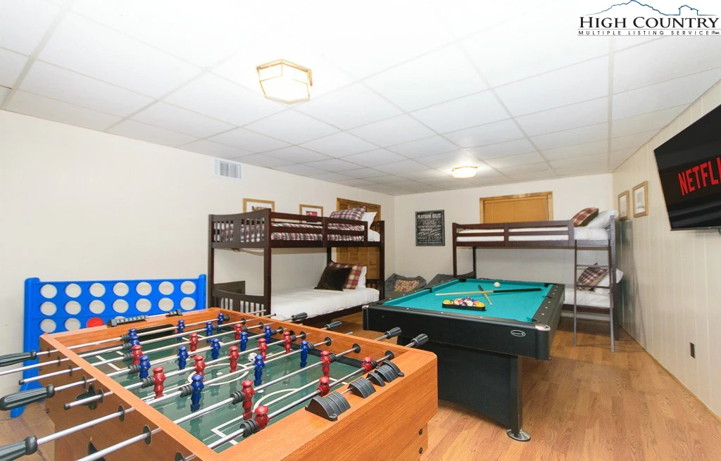 Image number 9 for the current listing