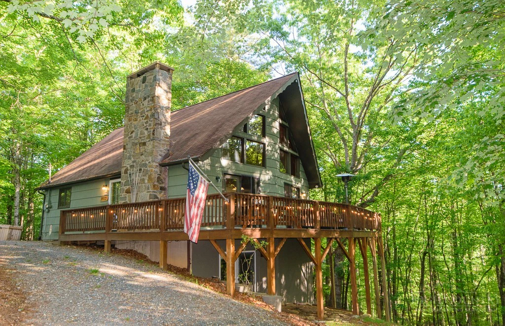 Image number 1 for the current listing