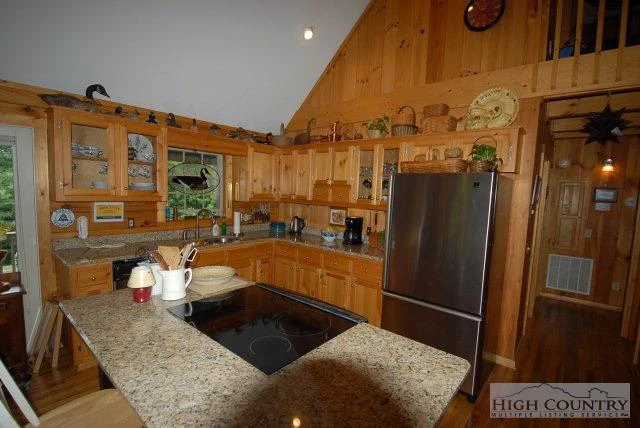 Image number 7 for the current listing