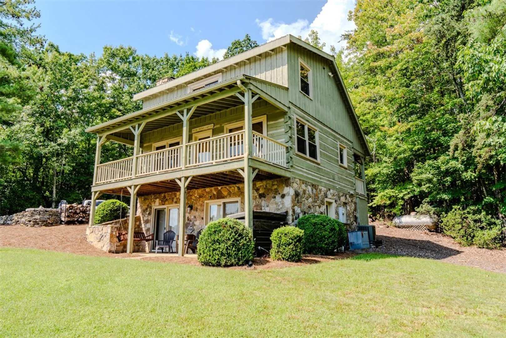 Image number 2 for the current listing
