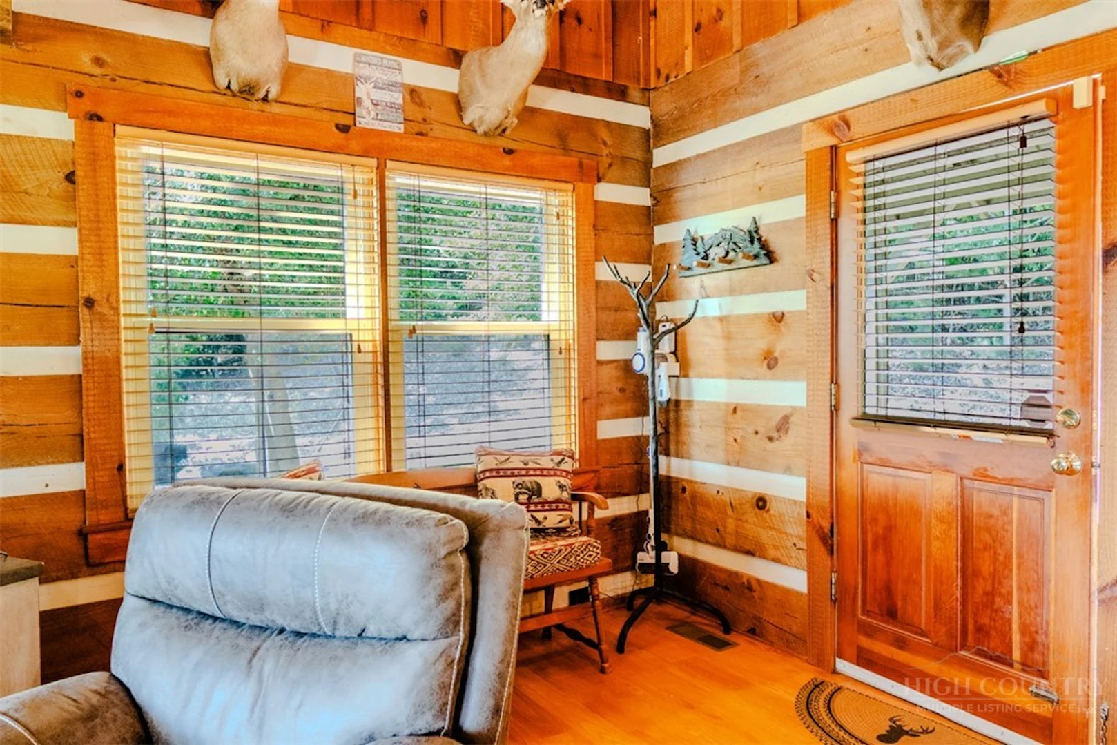 Image number 8 for the current listing